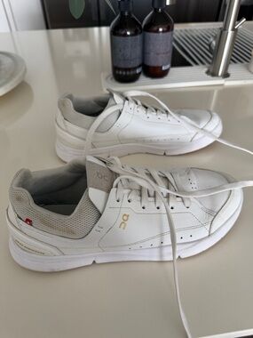 Oncloud men’s the Roger advantage white size 8